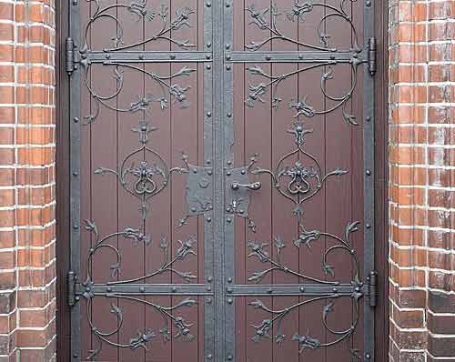 Schmiedeeiserne Beschläge Haupteingang Koptische Kirche Berlin, Metallrestaurierung