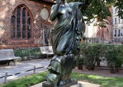 Plastik-Nikolaiviertel-Berlin-Metallrestaurierung