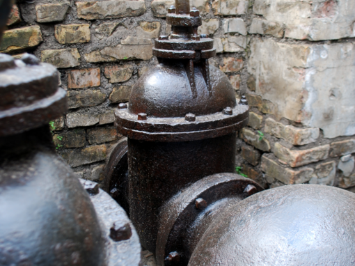 Brauchwasserabsperrschieber Park Babelsberg Maschinenhaus, Eisenguss